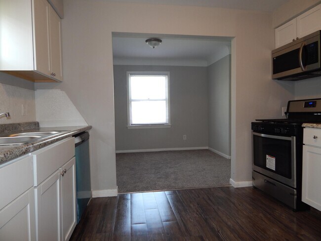 Building Photo - 13008 Oakview Blvd