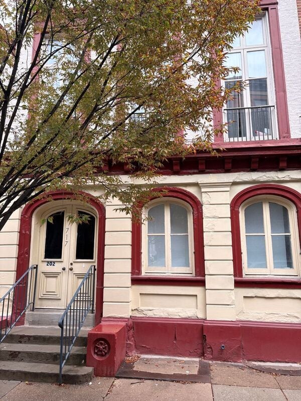 Building Photo - 717-721 St Paul St