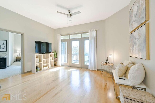Foto del edificio - 390 17th St NW