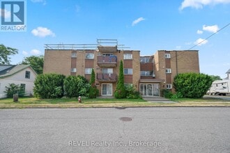 Building Photo - 5964-5964 Barker St