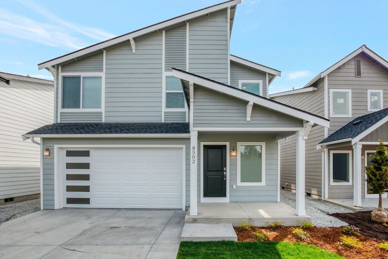 Primary Photo - Newly Built 5BD 2.5BA in LSSD