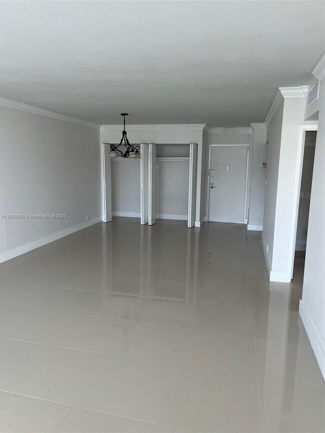Building Photo - 9511 Collins Ave
