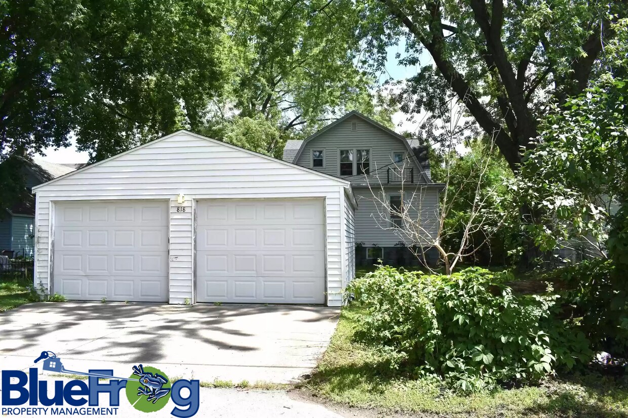 818 S Maple Ave, Green Bay, WI 54304 House Rental in Green Bay, WI