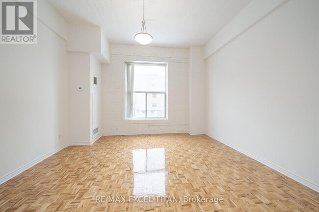 Building Photo - 1407 Dupont St