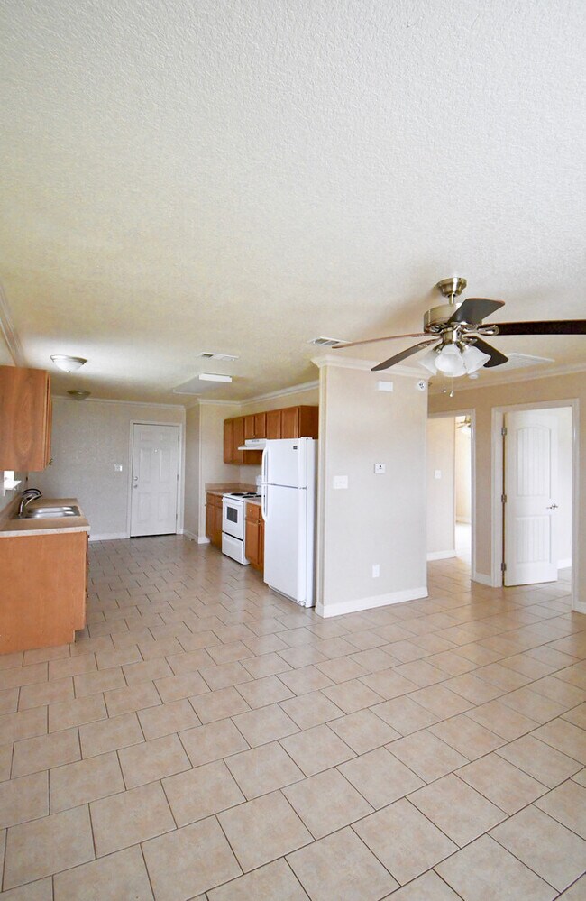Building Photo - Darling Single Family Home Features; Tile ...