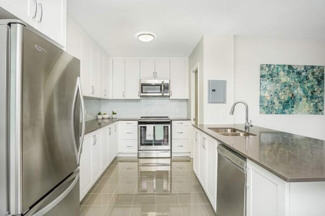 Building Photo - 2 Regal Road