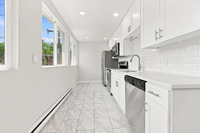 Photo - $1,720.95 with $300 off the first month rent, 1 Bed - 1 Bath, Condo in Denver with All Utilities ...