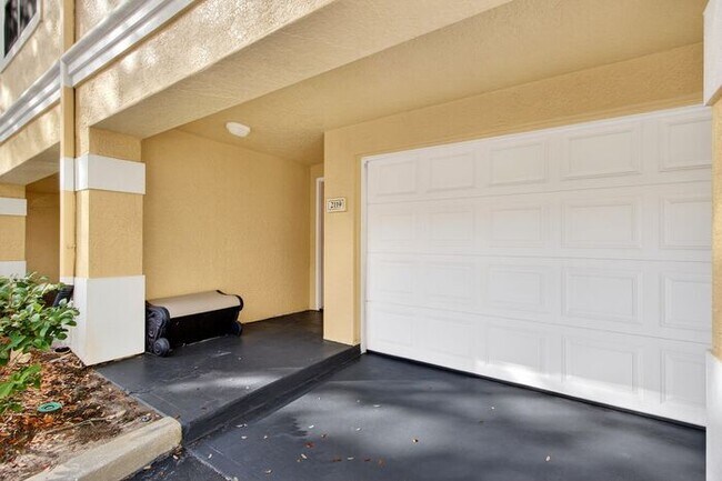 Foto del edificio - Immaculately updated 3/2.5 Three-Story Maitland Condo in Visconti!