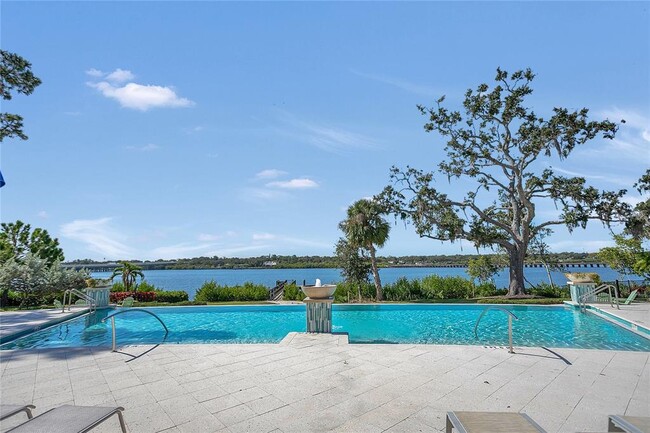 Building Photo - 9009 Palm Key Ave