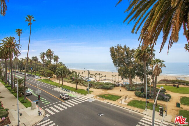 Foto del edificio - 757 Ocean Ave