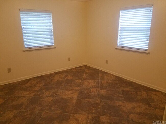 Building Photo - 401 Steven Dr