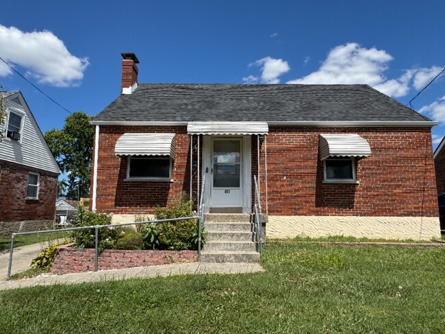 Foto del edificio - 736 Maple Dr