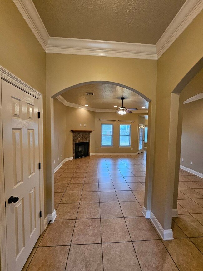 Foto del edificio - 516 Woodland Pkwy