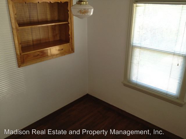 Building Photo - 3 br, 1 bath House - 4904 N. Elgin St.