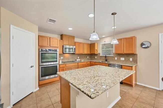 Foto del edificio - 1203 Hyde Park Dr