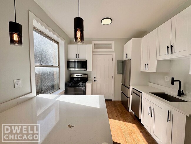 Foto del edificio - 956 N Winchester Ave