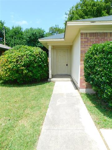Building Photo - 3305 Gardenview Cir