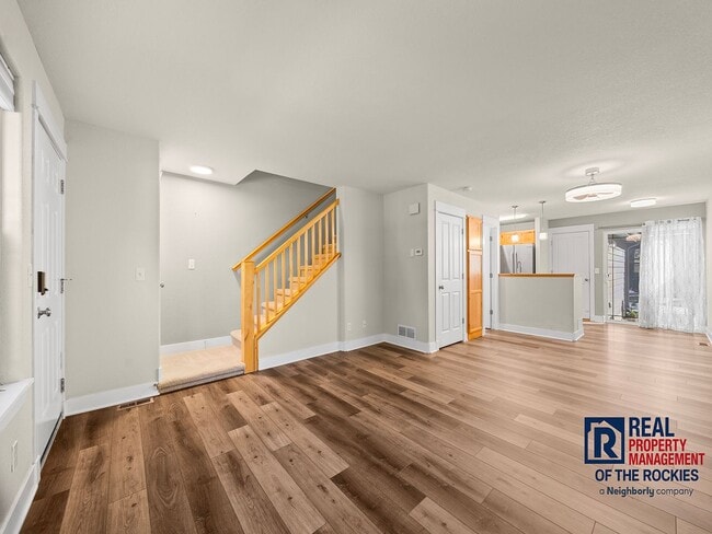 Foto del edificio - Beautiful 2 Bed 2.5 Bath Townhouse in West...