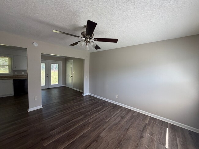 Building Photo - 3BR/2BA Huntsville Rental with 1-Car Garage, Hardwood Flooring & Fenced Yard