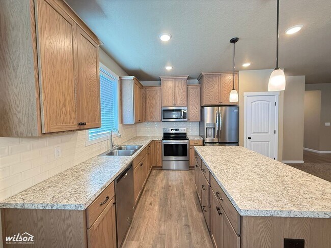 Foto del edificio - Modern 3-Bed Moxee Home with Huge Fenced Yard & Covered Patio
