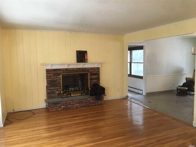 Building Photo - 8 Doxey Dr