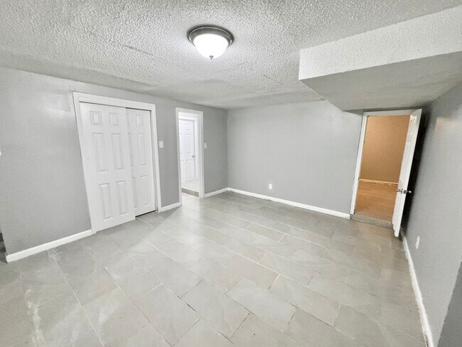 Building Photo - 2876 Cela Rd