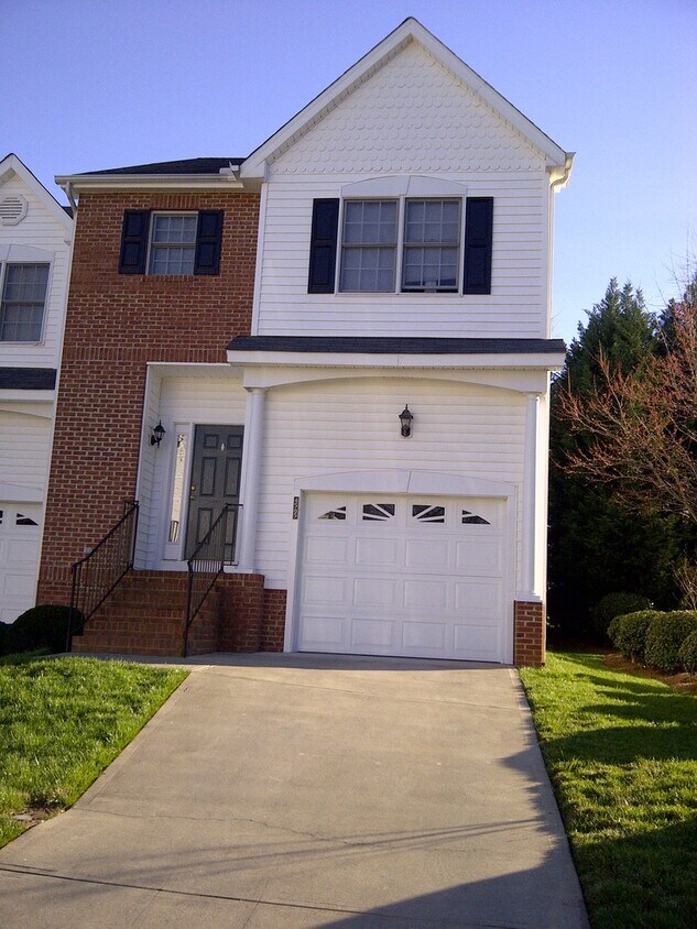 Foto principal - 4565 Treerose Way
