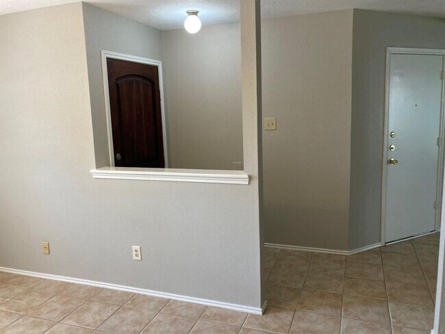 Building Photo - 16330 Salinas Ln