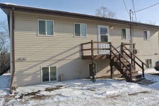 Building Photo - 716 4th St SW