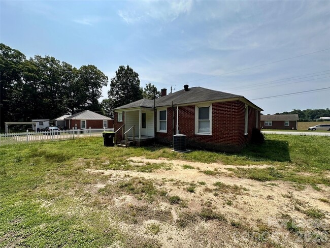 Building Photo - 1740 Patterson St