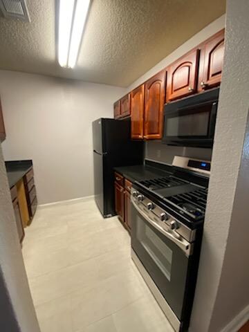 Foto del edificio - 2035 Dixie Belle Dr