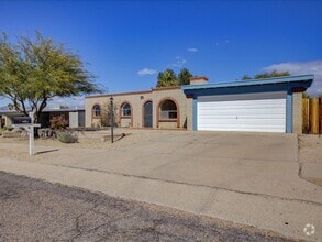 Building Photo - 2357 S Tree Moss Ave