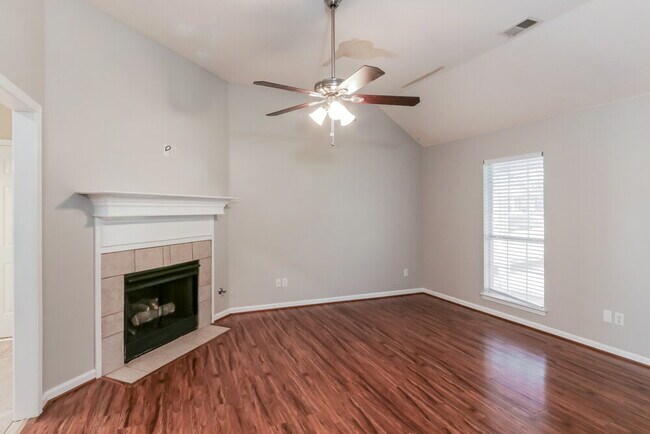 Foto del edificio - 1329 Annesdale Dr