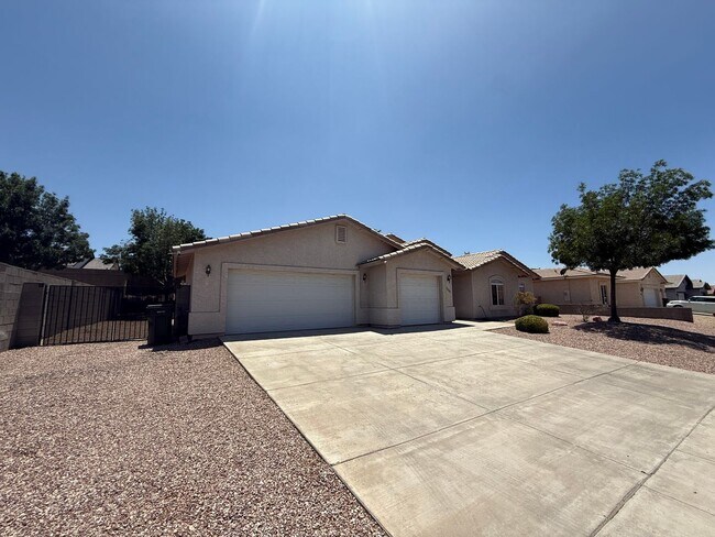 Foto del edificio - 3 Bedroom 2 Bathroom Home
