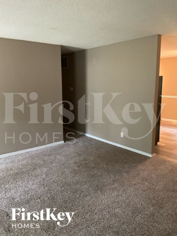 Building Photo - 2112 Farthing Ct
