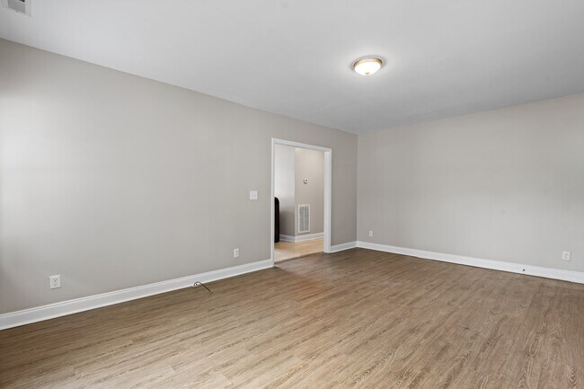 Building Photo - 2805 McCombs St
