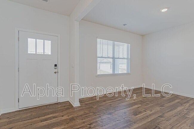 Building Photo - 52 Oak Edge Ln