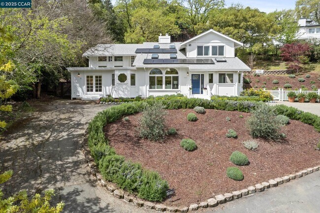Building Photo - 3555 Old Mountain View Dr