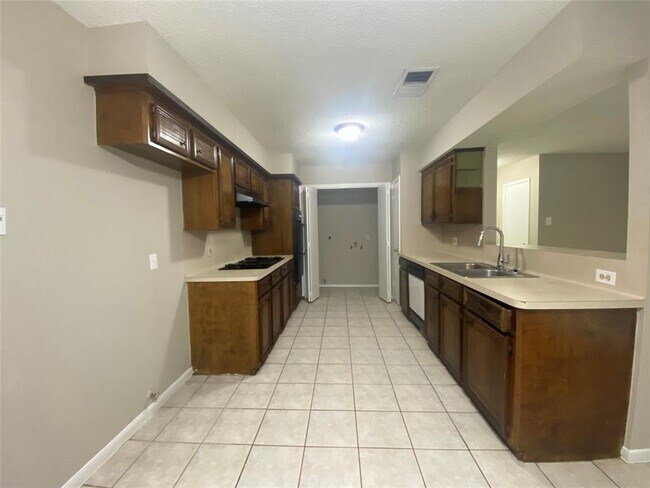 Building Photo - 202 Skyview Terrace