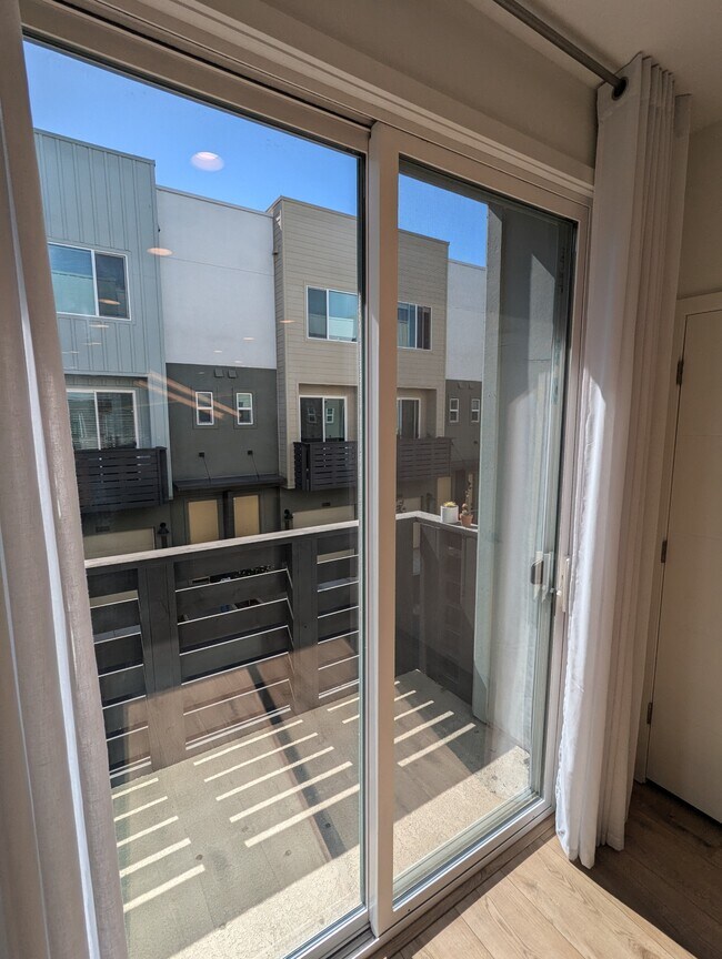 Foto del edificio - 932 Edy Ln