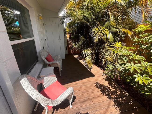 Building Photo - Unfurnished Beautiful Studio Retreat in Treasure Island – Minutes from the Beach!