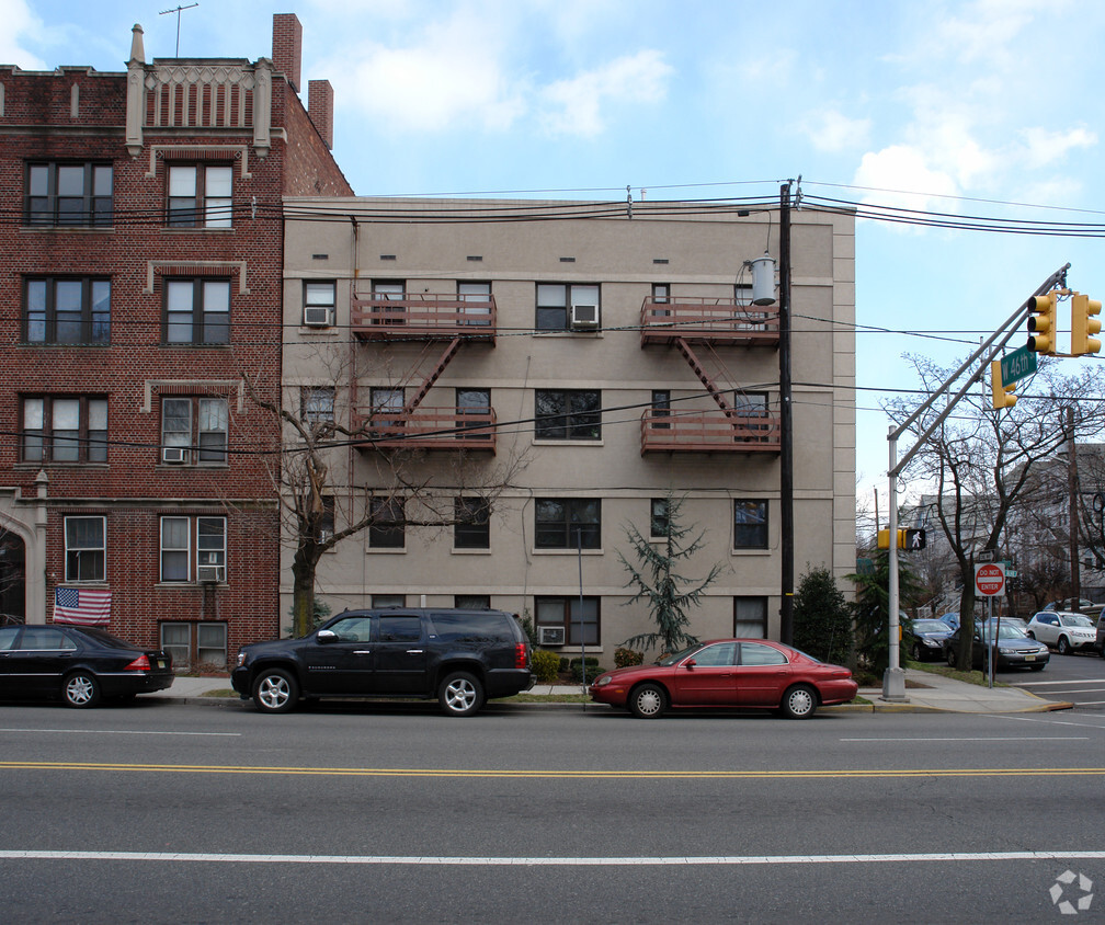 Building Photo - 1080 Jf Kennedy Blvd