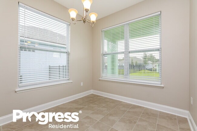 Building Photo - 172 Eleven Oaks Cir