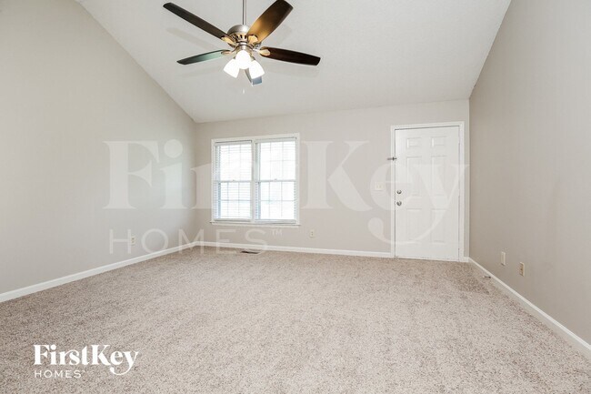 Foto del edificio - 5496 Burnt Knob Rd