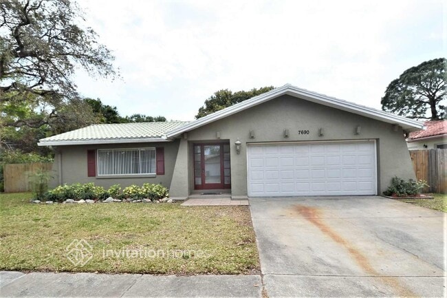 Building Photo - 7690 Innis Ct N