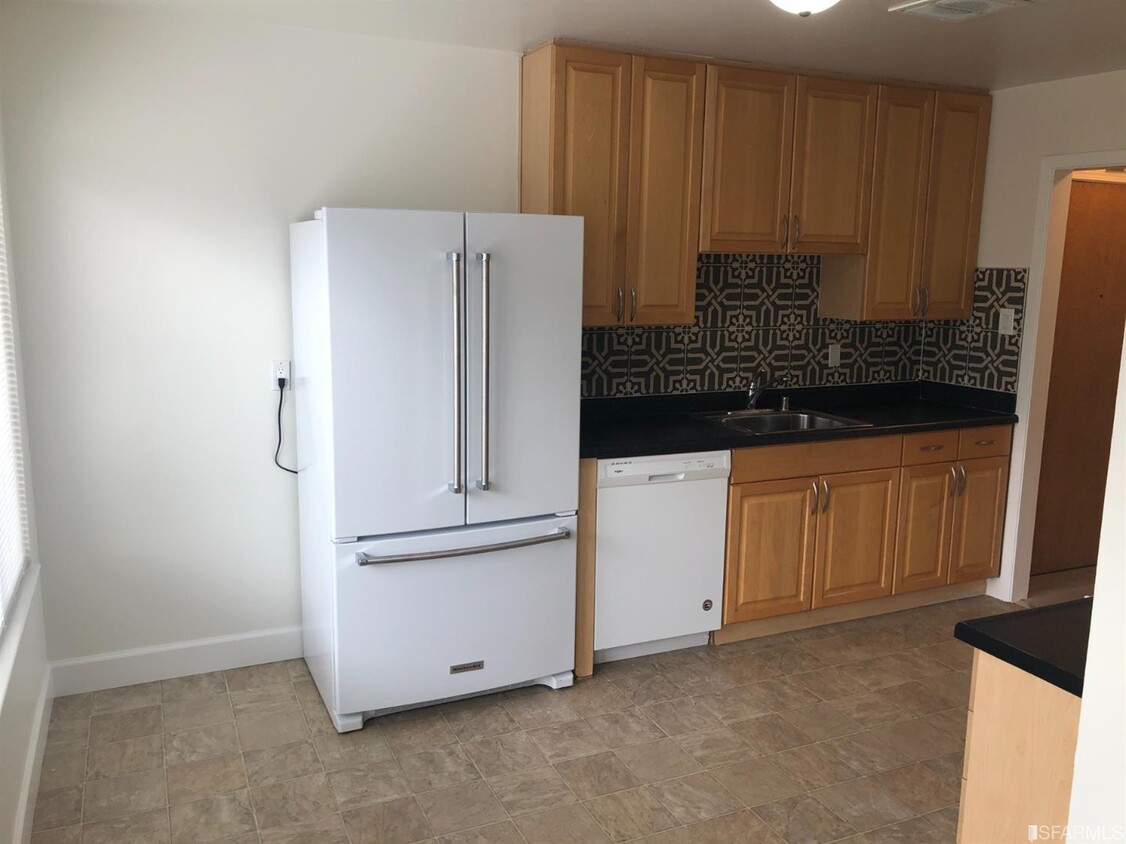 Primary Photo - 3075 22nd St