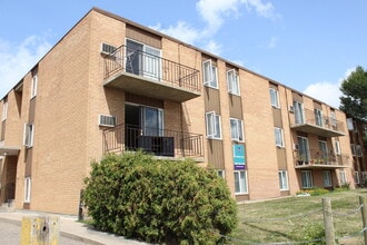 Building Photo - Sophie Place