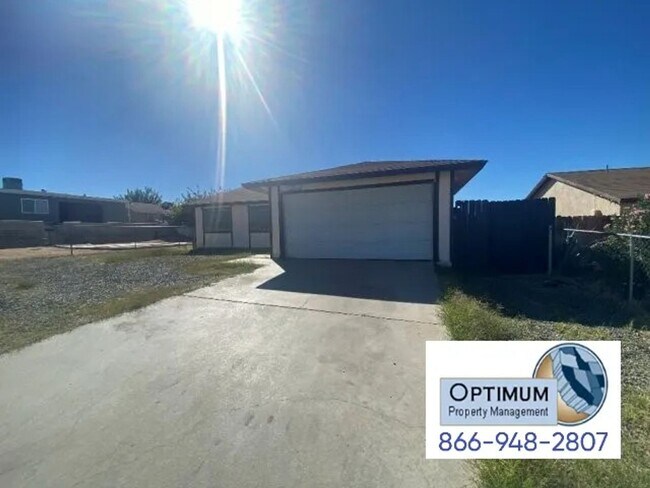 Foto del edificio - Charming 3-Bedroom Home with Large Backyar...