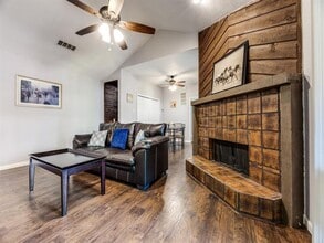Building Photo - 336 Melrose Dr