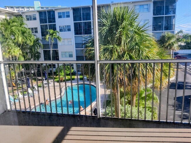 Foto del edificio - 4117 Bougainvilla Dr